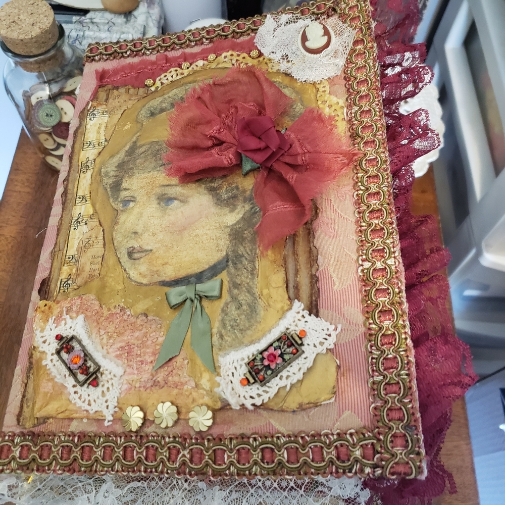 Junk journal, vintage victorian style with vintage material & lace